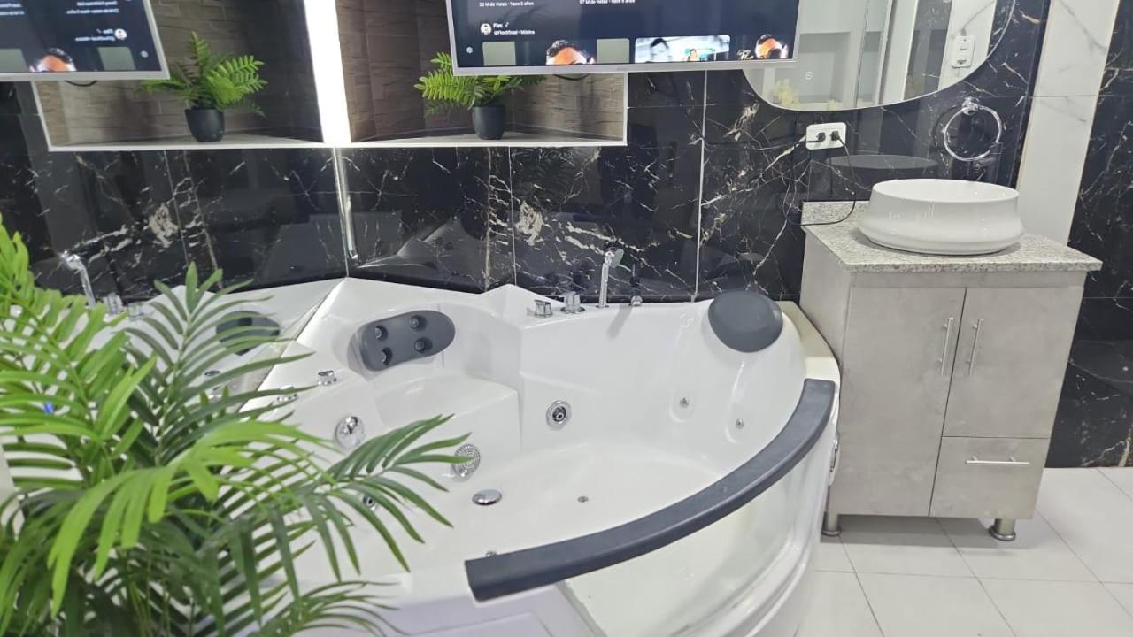 Luna Quitena Hotel Quito Eksteriør billede
