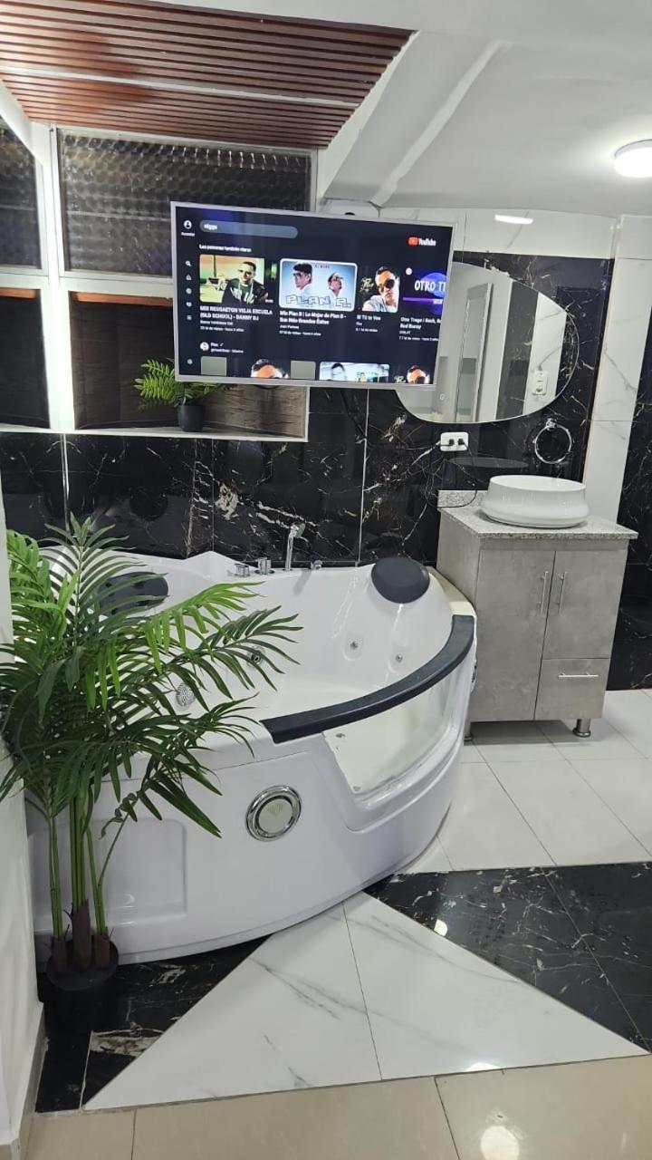 Luna Quitena Hotel Quito Eksteriør billede